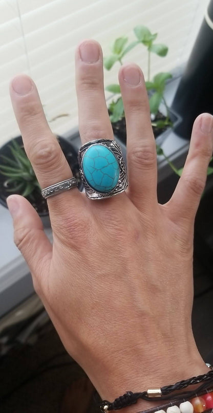 Round Turquoise Stone Floral Engraved Silver Ring